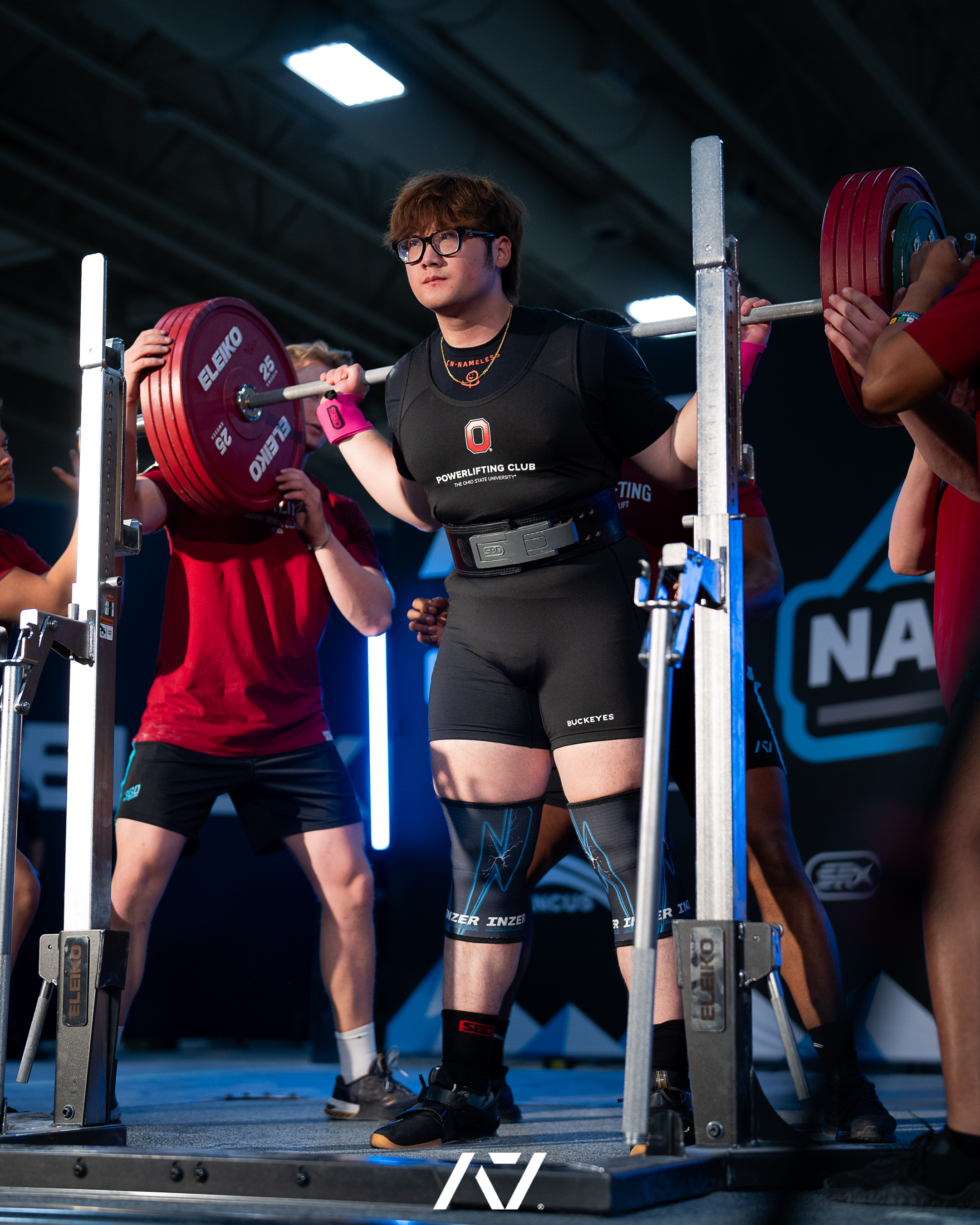 competition squat on platform